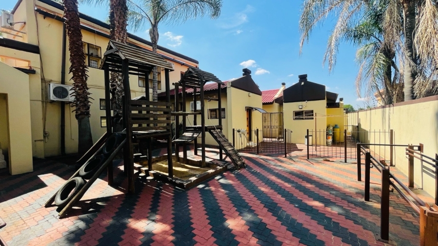 5 Bedroom Property for Sale in Wilkoppies North West